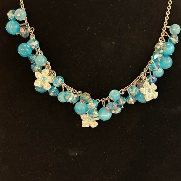 2pc. Silver tone Blue Beaded/Flower adjustable Necklace & Bracelet set - Picture 2 of 7